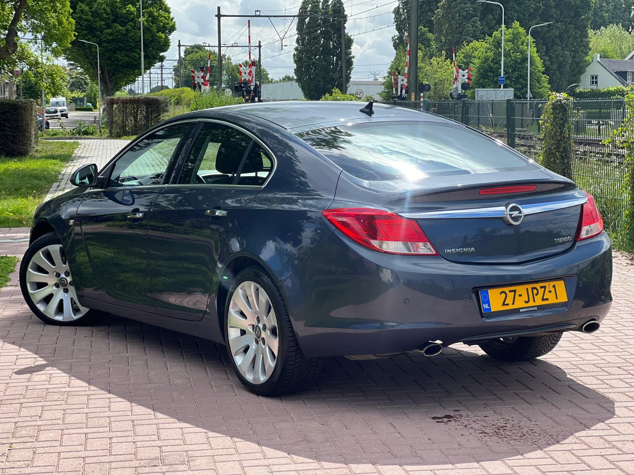 Opel Insignia 2.0 T Cosmo-AUTOMAAT/NAVI/HALFLEER