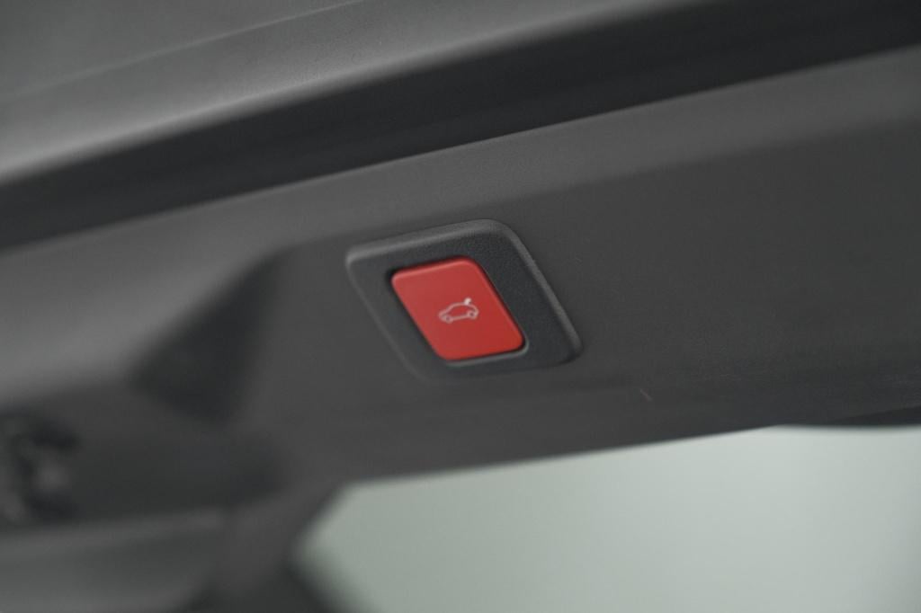 Peugeot 3008 1.2 hybrid 145 gt | camera | adaptieve cruise control | elektr