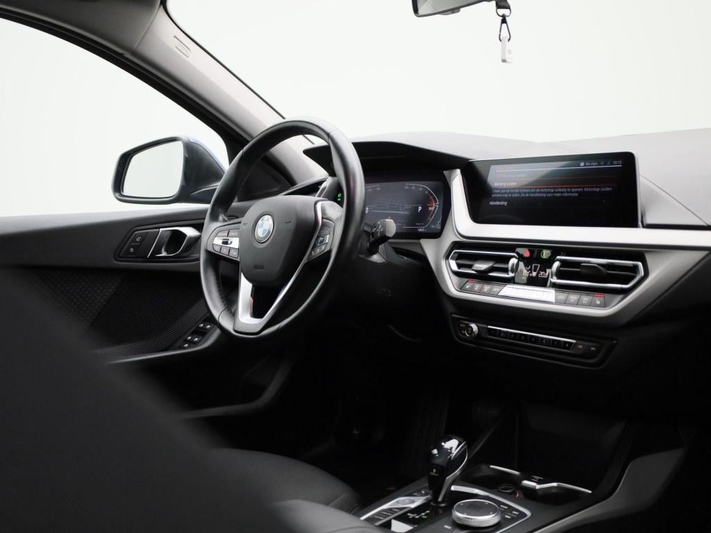 BMW 1 Serie 116i business edition | digitaal dashboard | keyless | stoelver