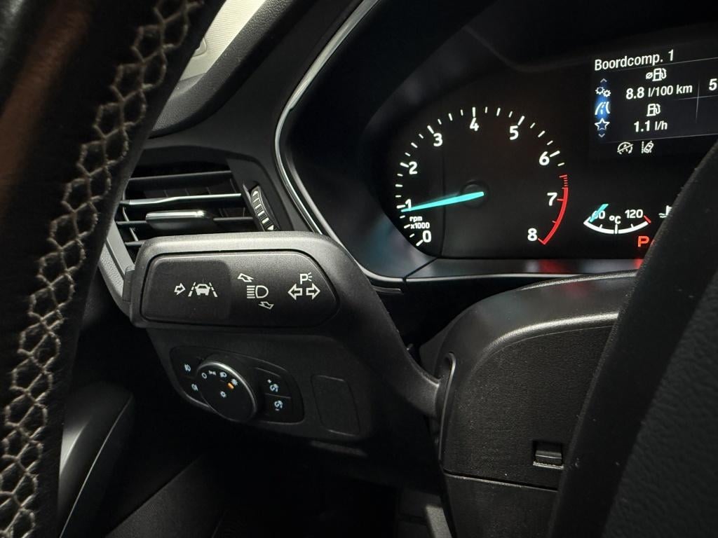 Ford Focus wagon 1.0 ecoboost titanium business - veel opties! -