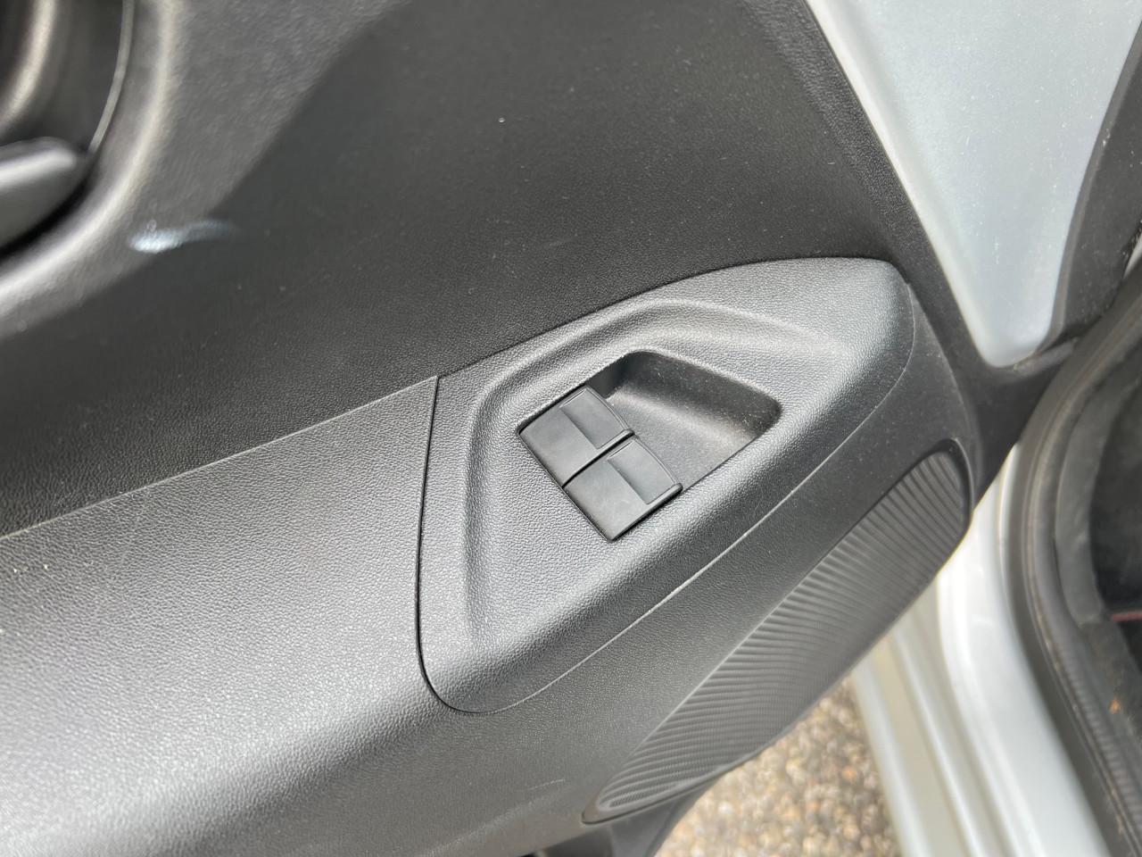 Zeer fraaie Citroen C1 uit 2015 met slechts 42.000 km, Cabriodak