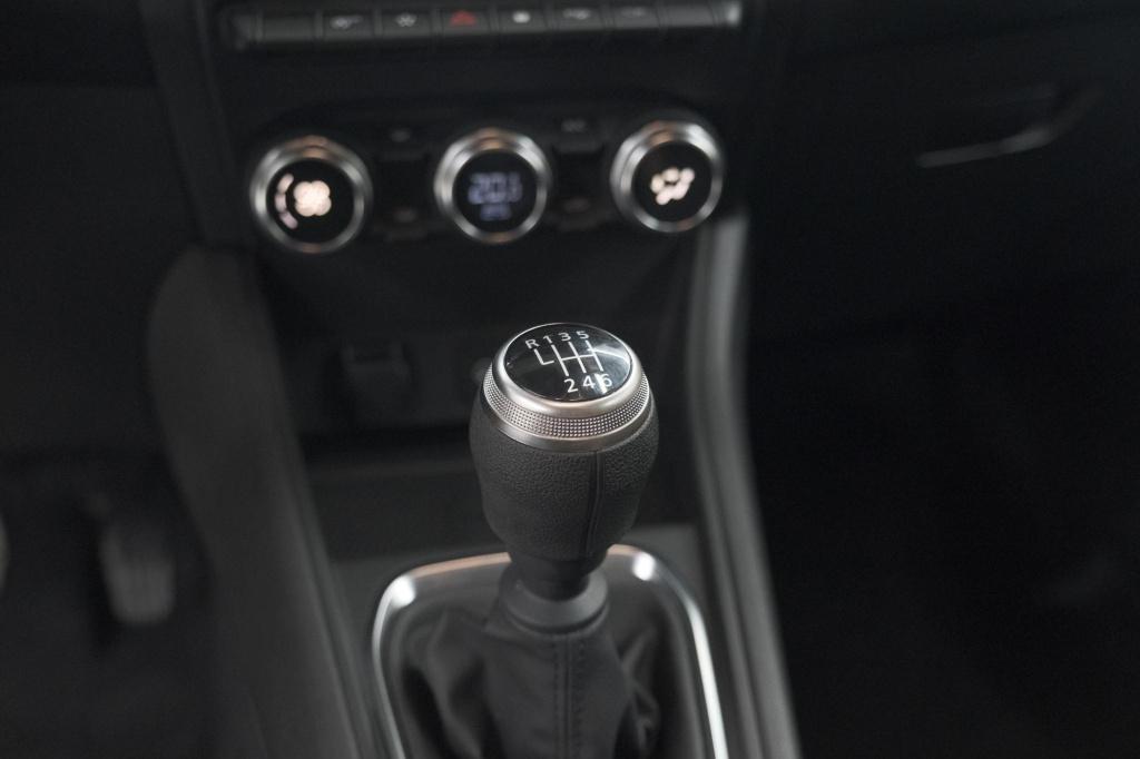 Renault Captur tce 90 techno | 360 camera | 9.3 inch grootscherm | apple ca