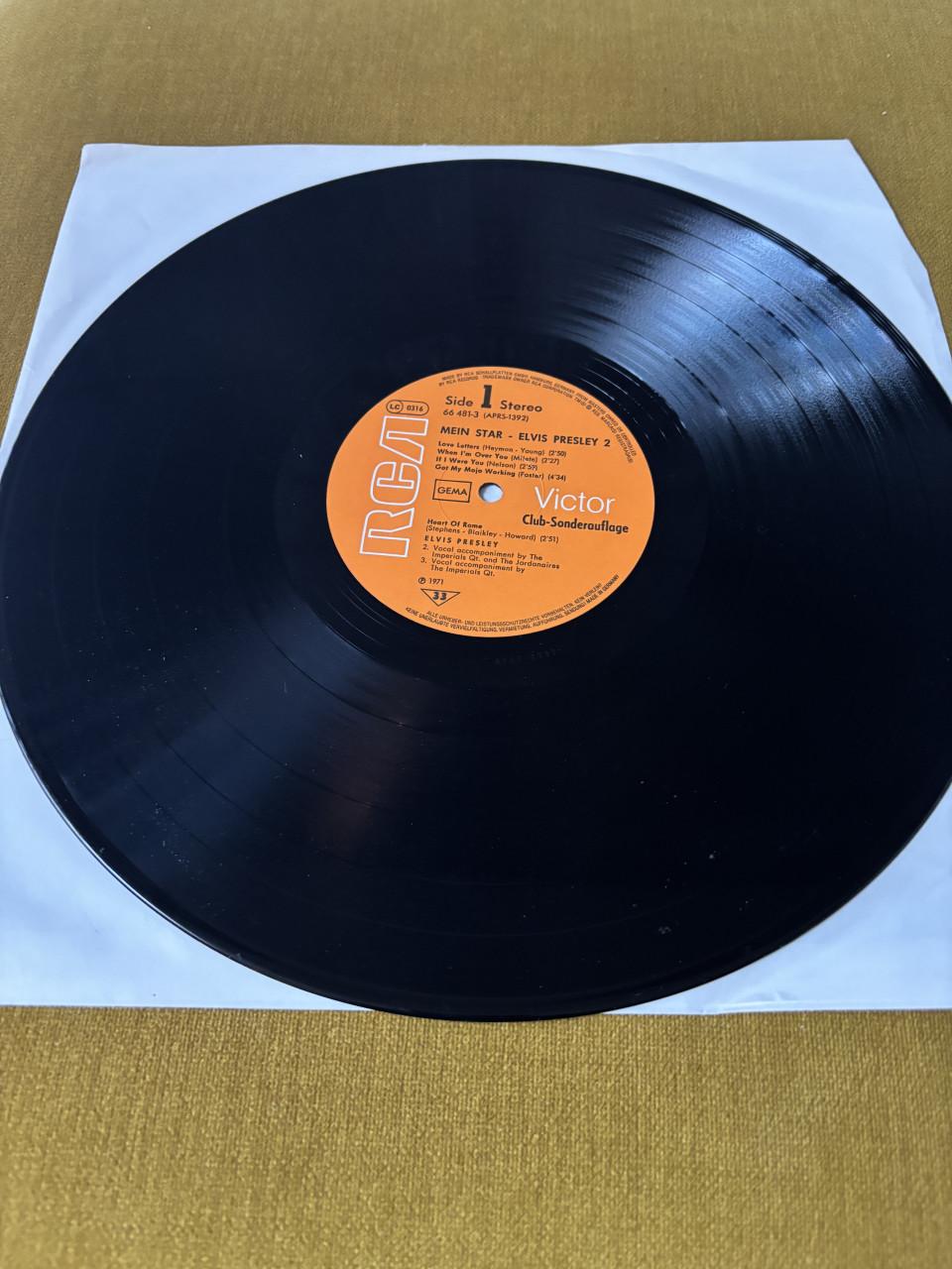 Elvis Presley - 3 LP's Vinyl Album