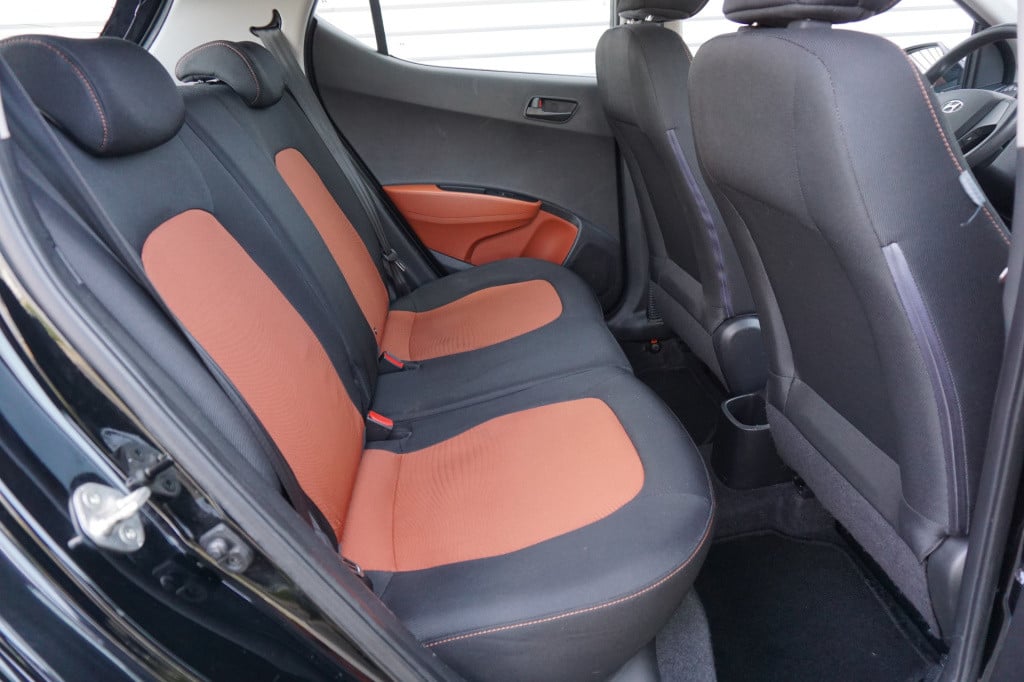 Hyundai I 10 1.0i i-motion comfort 1e eigenaar / airco / elektr. ramen / na
