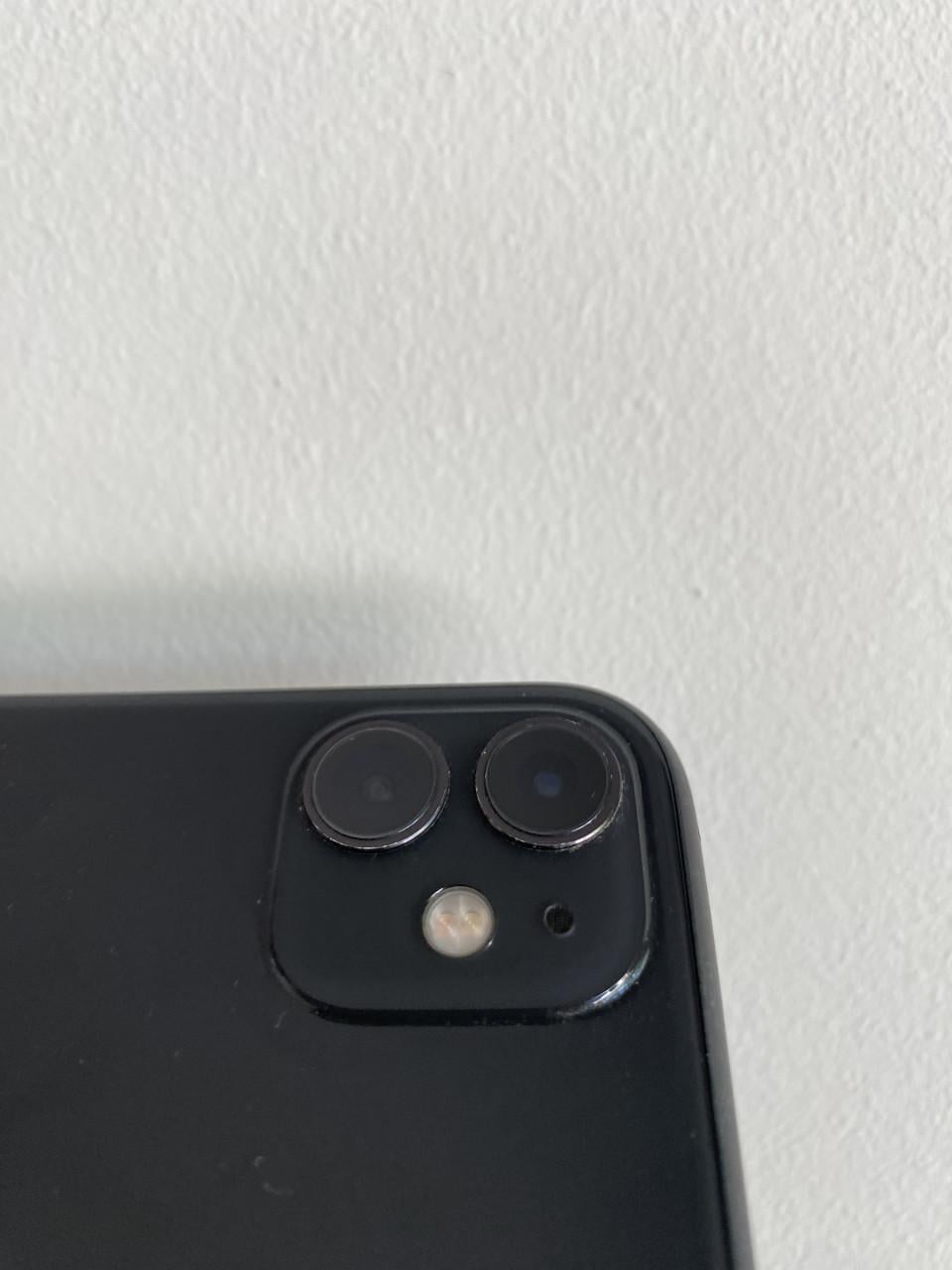 IPhone 11 zwart 64GB incl. nieuw hoesje en screenprotector