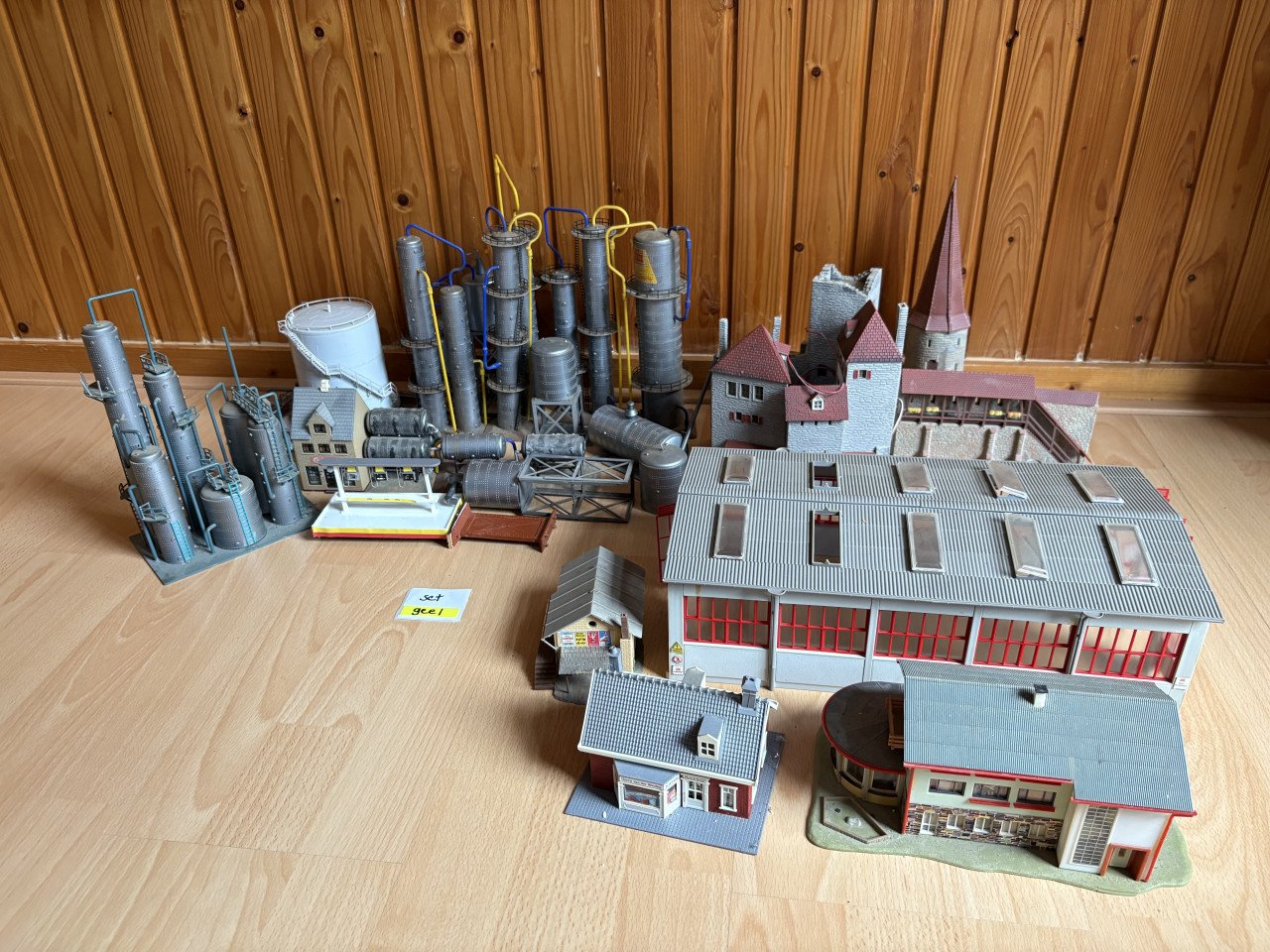 Set huisjes voor de modelspoorbaan set geel