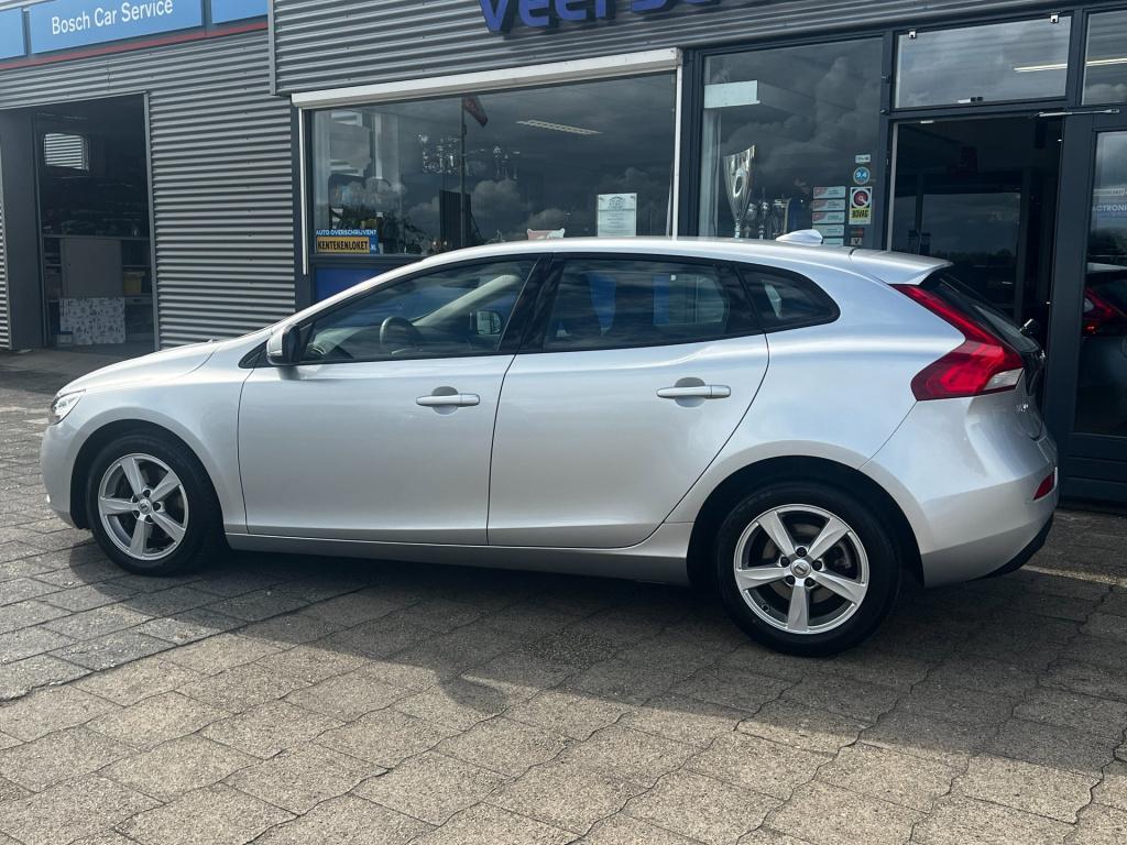 Volvo V40 2.0 t2 momentum, navi, afn. trekhaak enz...