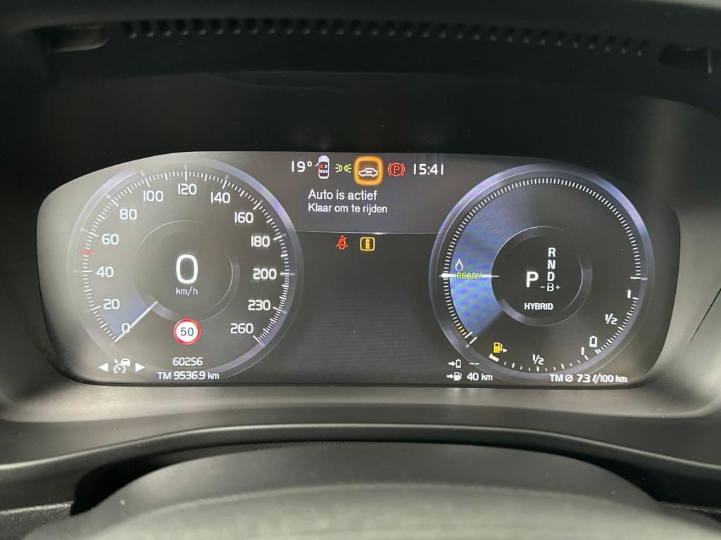 Volvo XC40 t4 211pk recharge r-design| adap.cruise| pano| camera| stoel