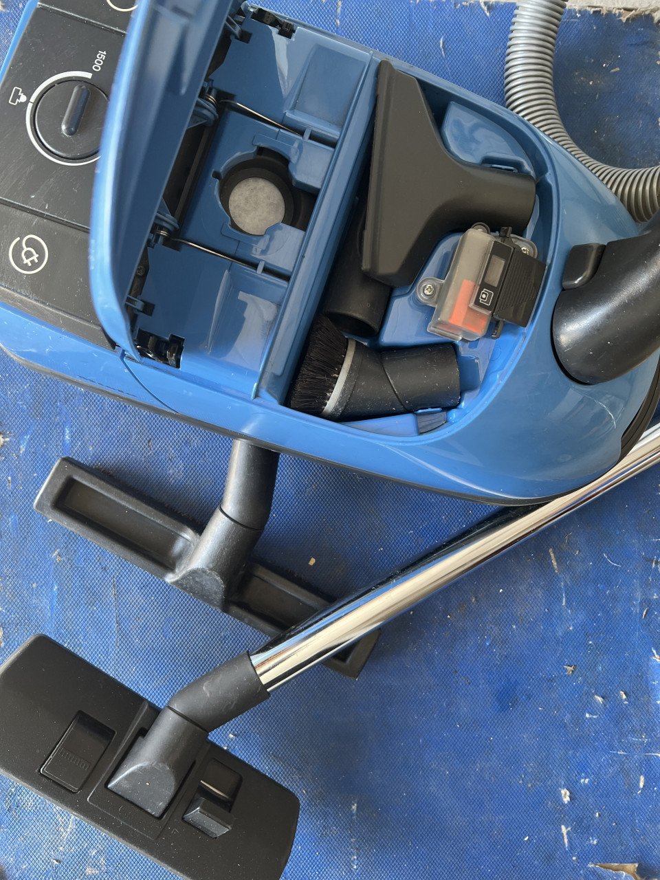 Miele Stofzuiger 1500W compleet met alle hulpstukken als nieuw