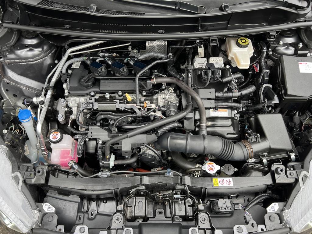 Toyota Yaris 1.5 hyb. 115 first | stoelverwarming | all seasonbanden