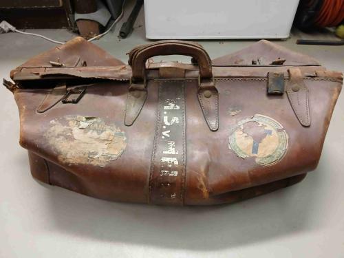 Leren reistas van de n.v. Stoomvaart Maatschappij Nederland – Amsterdam