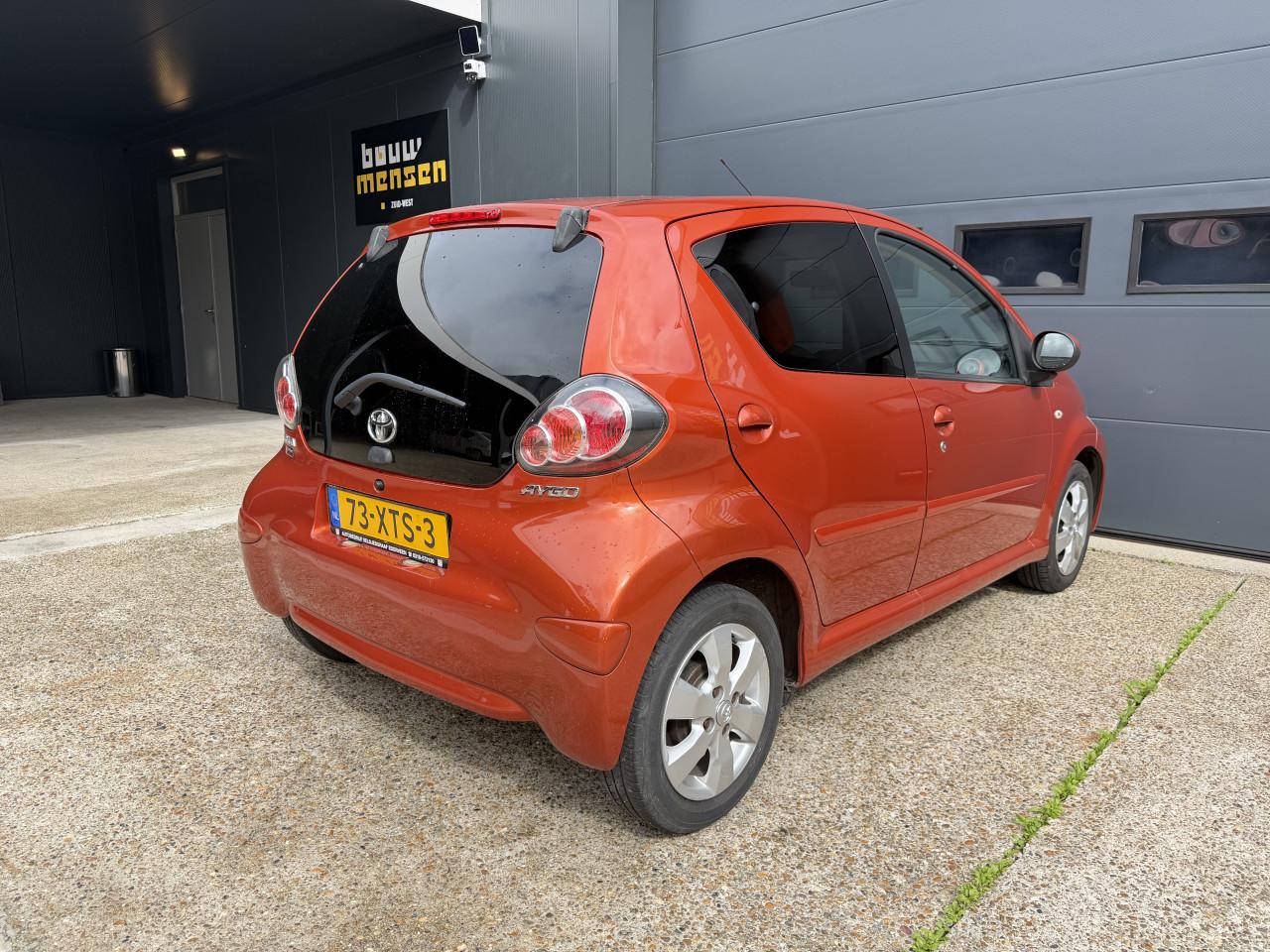 Toyota Aygo 1.0 12V Vvt-i 5DRS 2012 Dynamic Orange Airco Apk