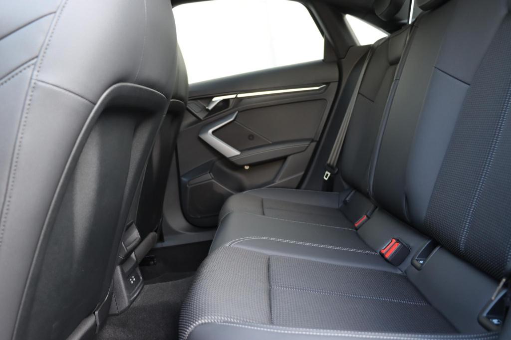 Audi A3 limousine 30 tfsi s edition 115pk s-tronic