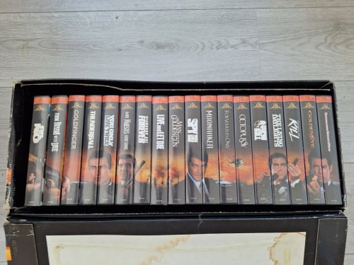 Video box james bond 007 18 Videobanden