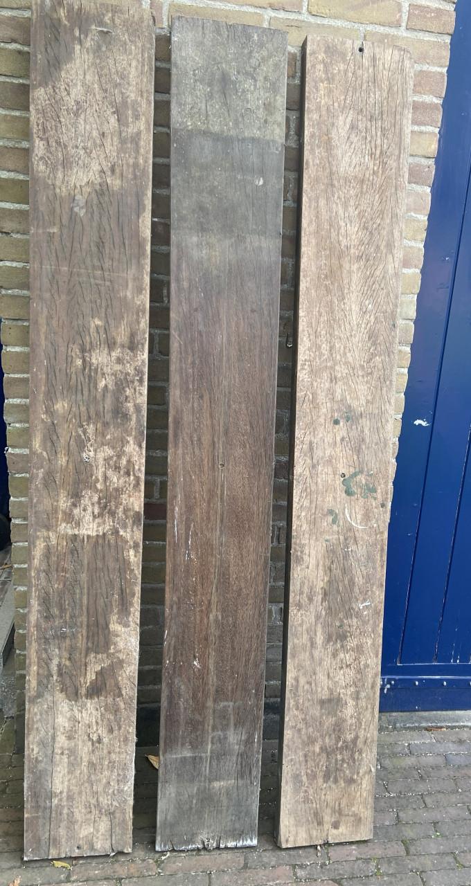 Hardhouten balken Azobé afkomstig uit scheepsruim.