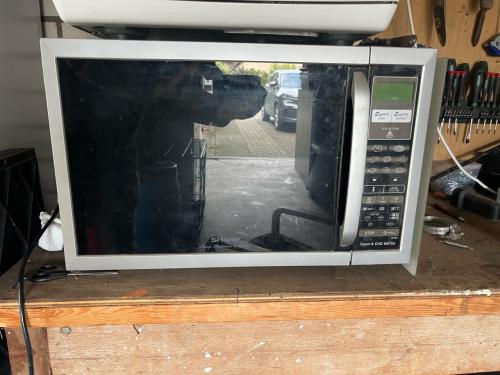 Combi oven magnetron