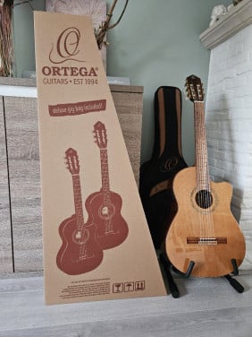 Ortega Feel Series RCE159SN Slim Neck Naturel Met Gigbag Te Koop