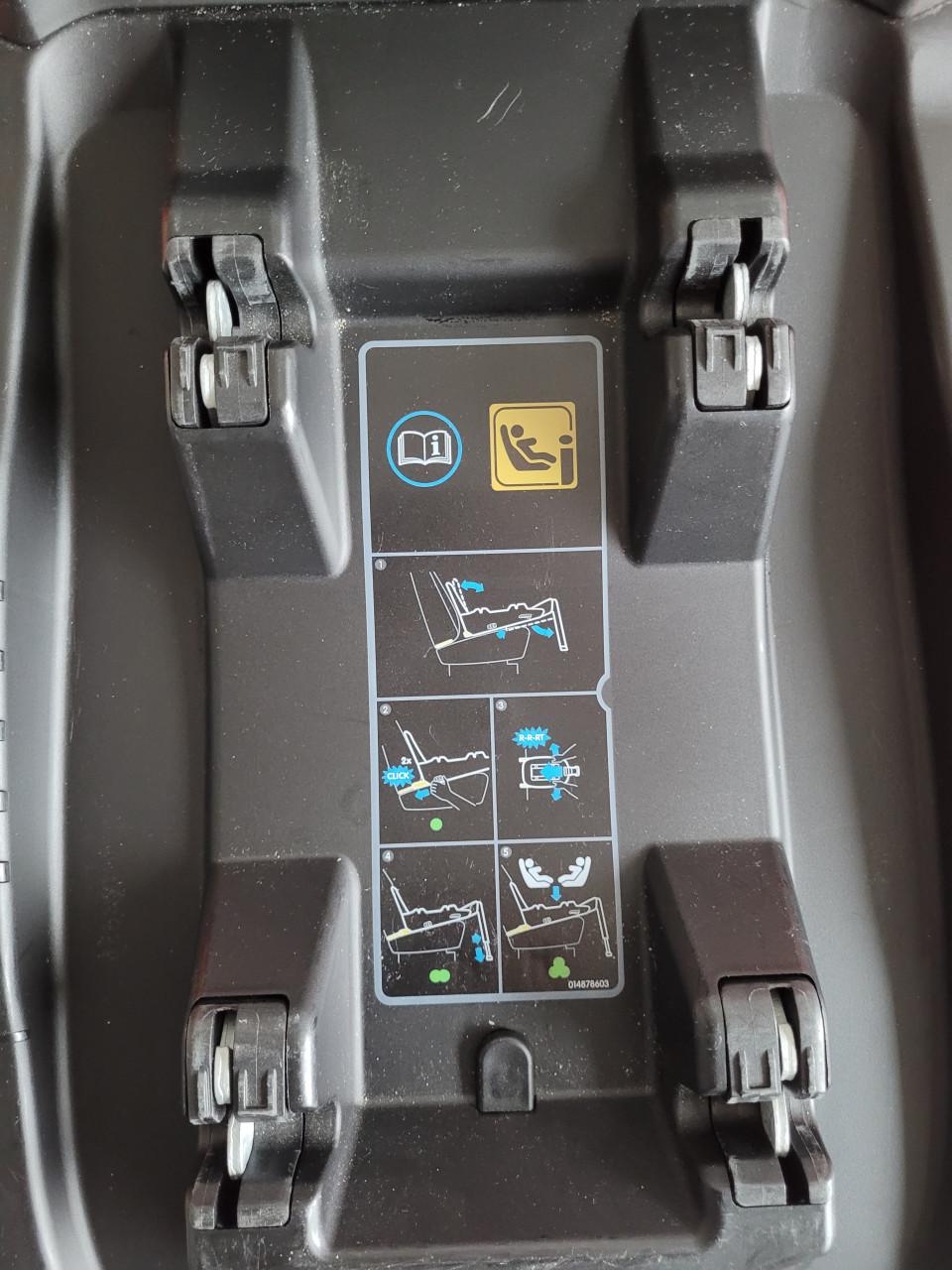 GERESERVEERD Maxi Cosi Tinca + Familyfix2