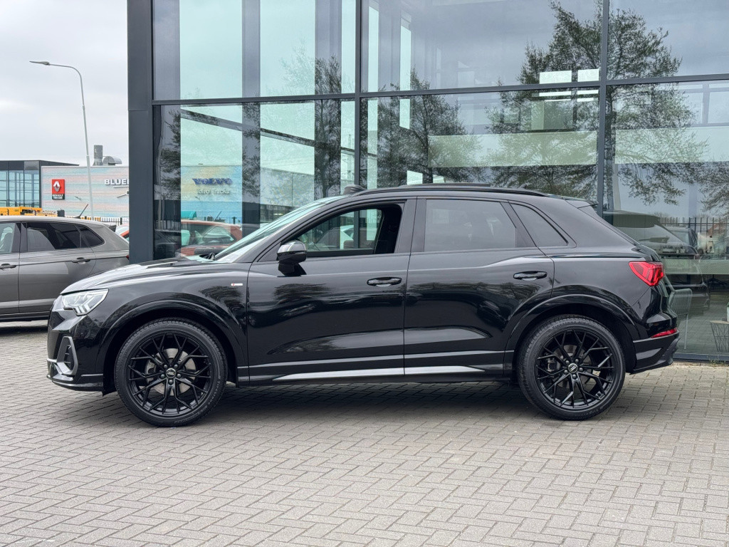 Audi Q3 35 tfsi 3x s-line * panoramadak * keyless * leer * camera