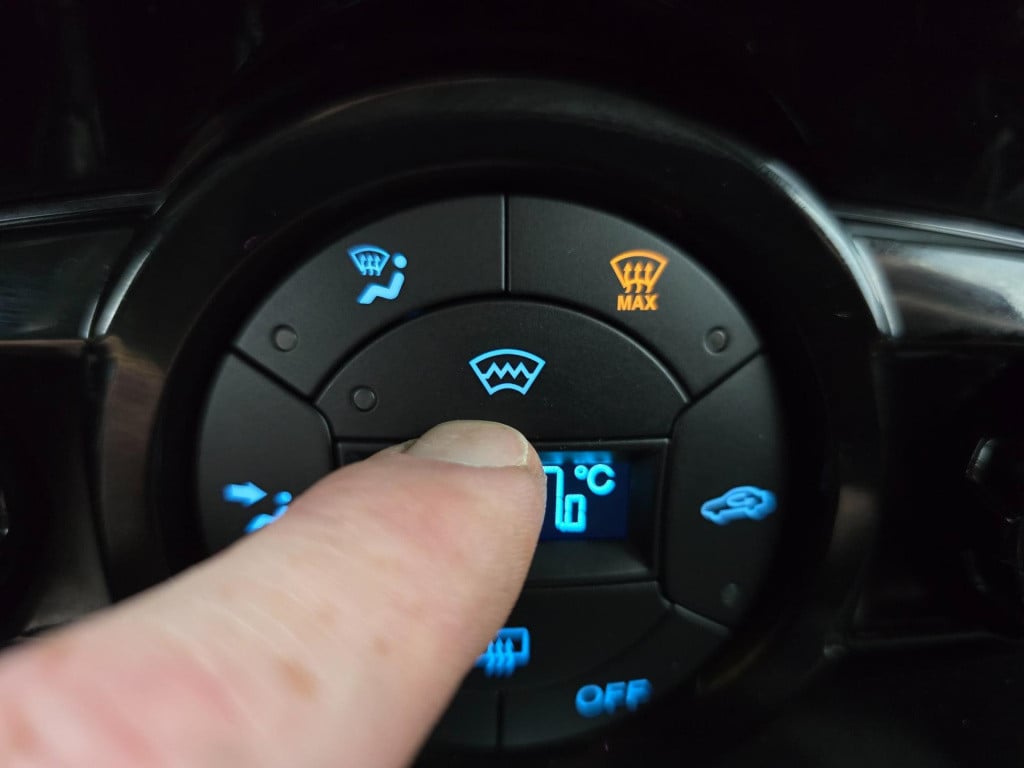 Ford Fiesta occasion titanium uitvoering met cruisecontrol en bluetooth | t