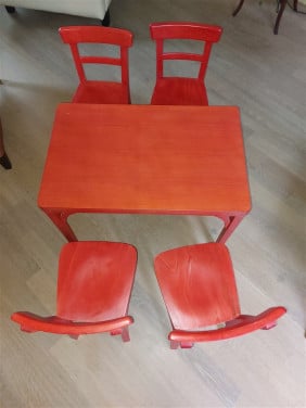 Kinder Eettafel en Stoeltjes