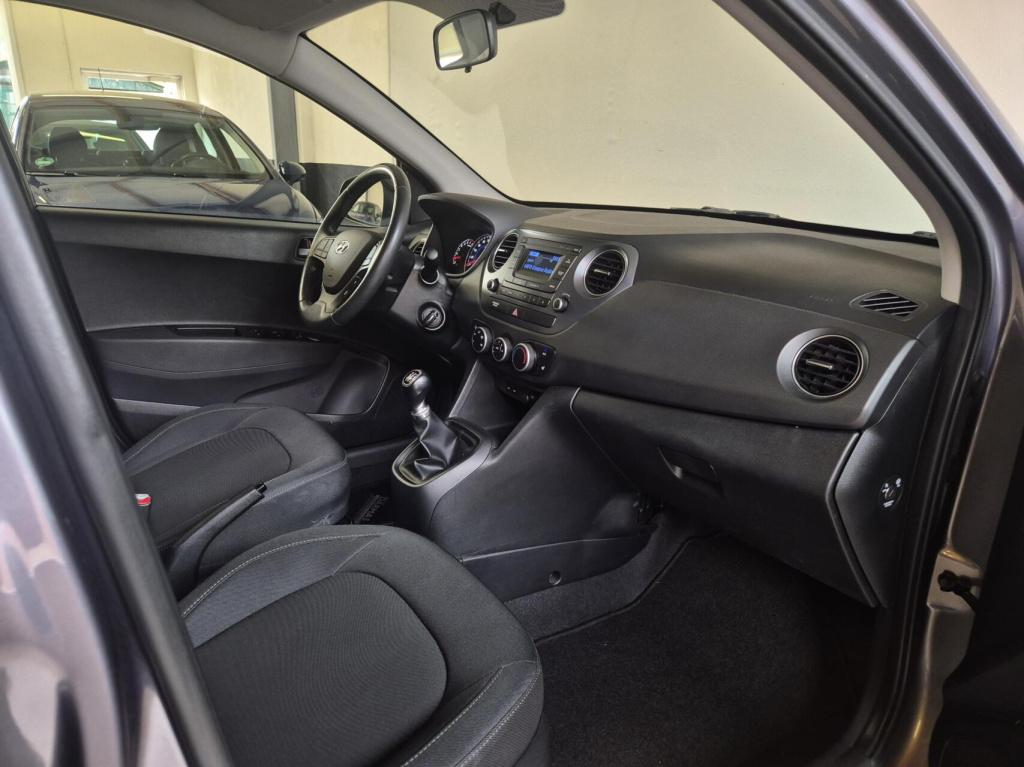 Hyundai I 10 1.0i comfort / stuur-stoel verwarming / 1e eigenaar / nieuwe k