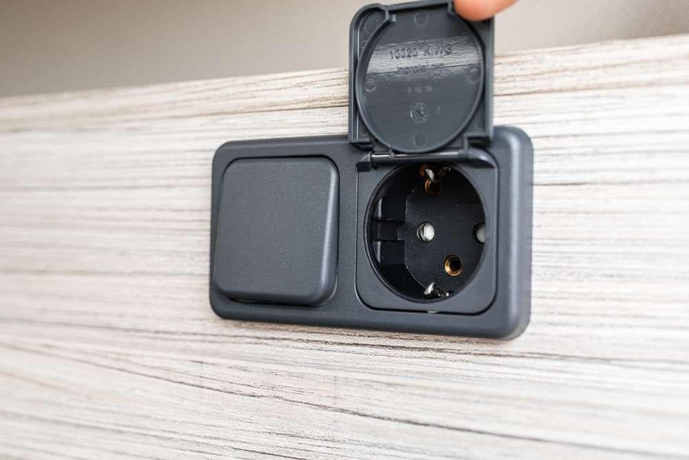 Elnagh E-Van Duo Premium - Automaat - Lengtebedden - 2024