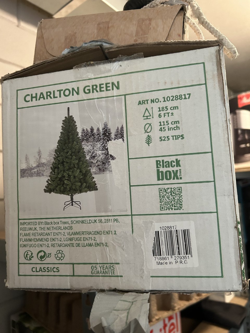 Te koop kunstkerstboom
