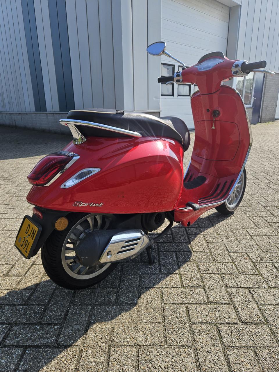 Te koop vespa sprint 2019