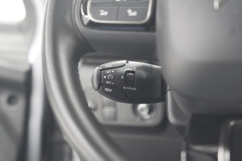 Citroen C3 puretech 110 eat6 shine | camera | navigatie | parkeersensoren |