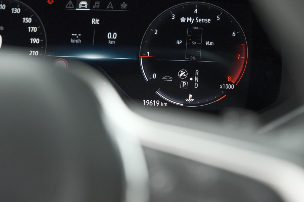 Renault Captur mild hybrid 140 edc techno | camera | 9.3 inch scherm | appl