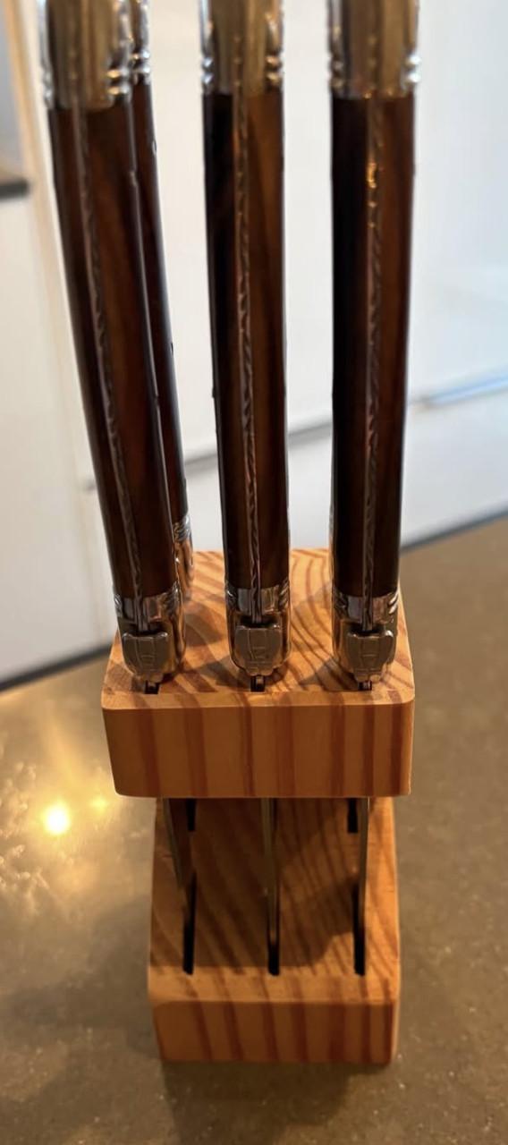 6 steak messen  in houder.  merk Laguiole style de Vie