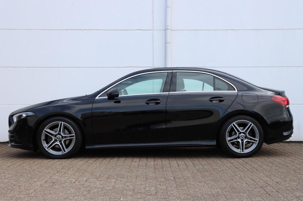 Mercedes-Benz A-Klasse 180 business solution amg 136pk automaat