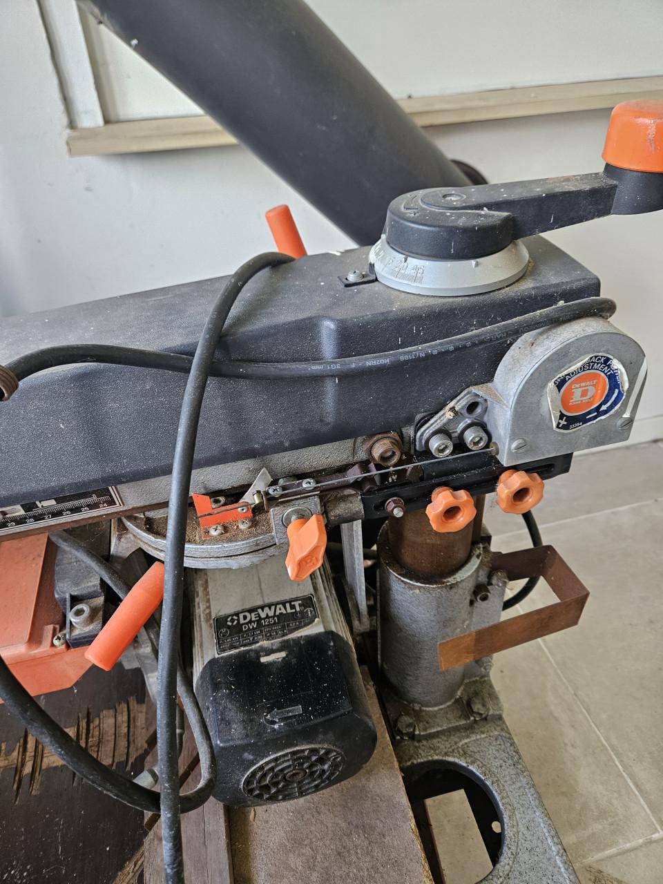 Radiaalzaagmachine DeWalt