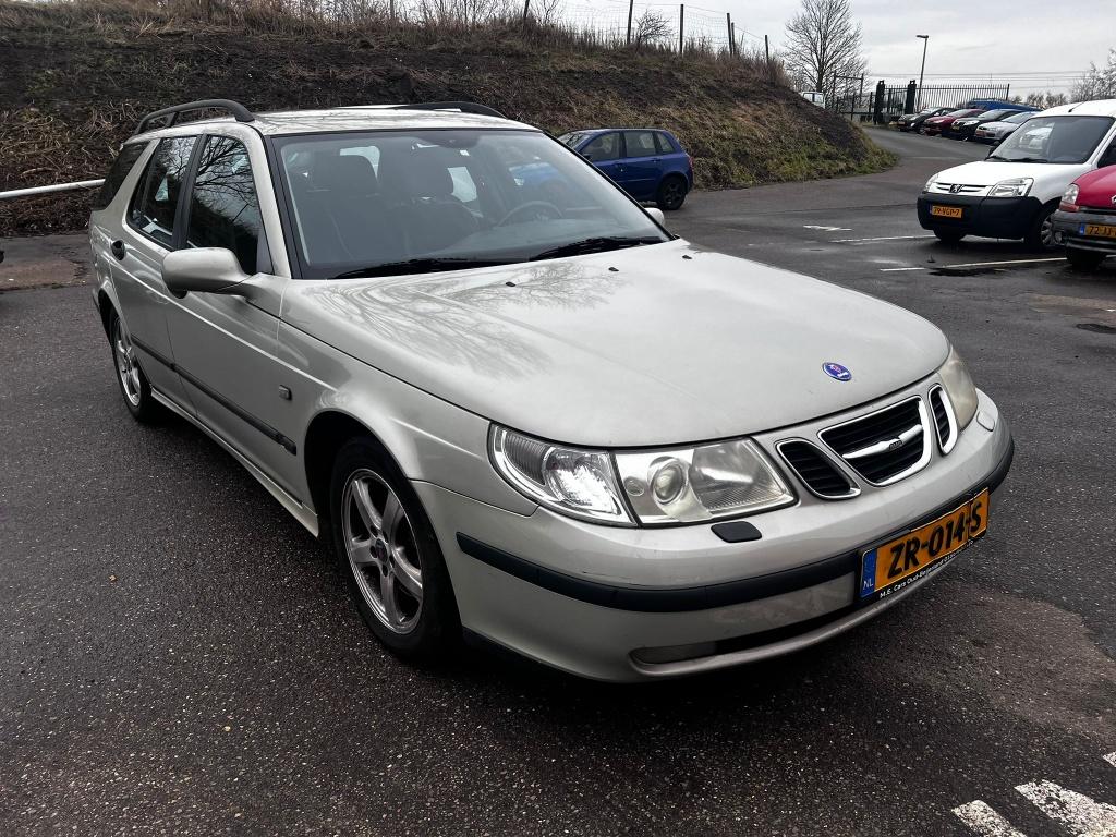 Saab 9-5 estate 2.3t vector