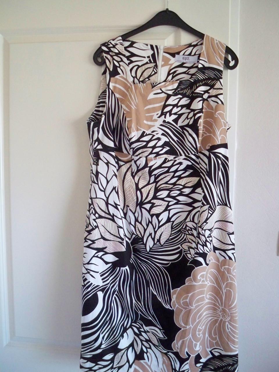 Jurk met zwart kort jasje