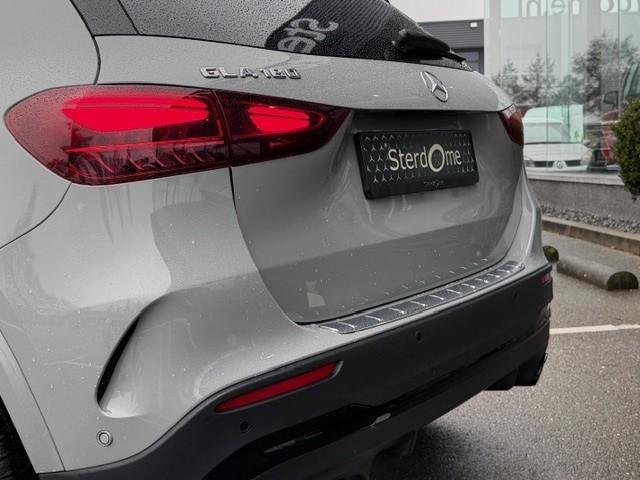 Mercedes-Benz Gla-klasse 180 amg line i 2025 i panorama dak i manufaktur al