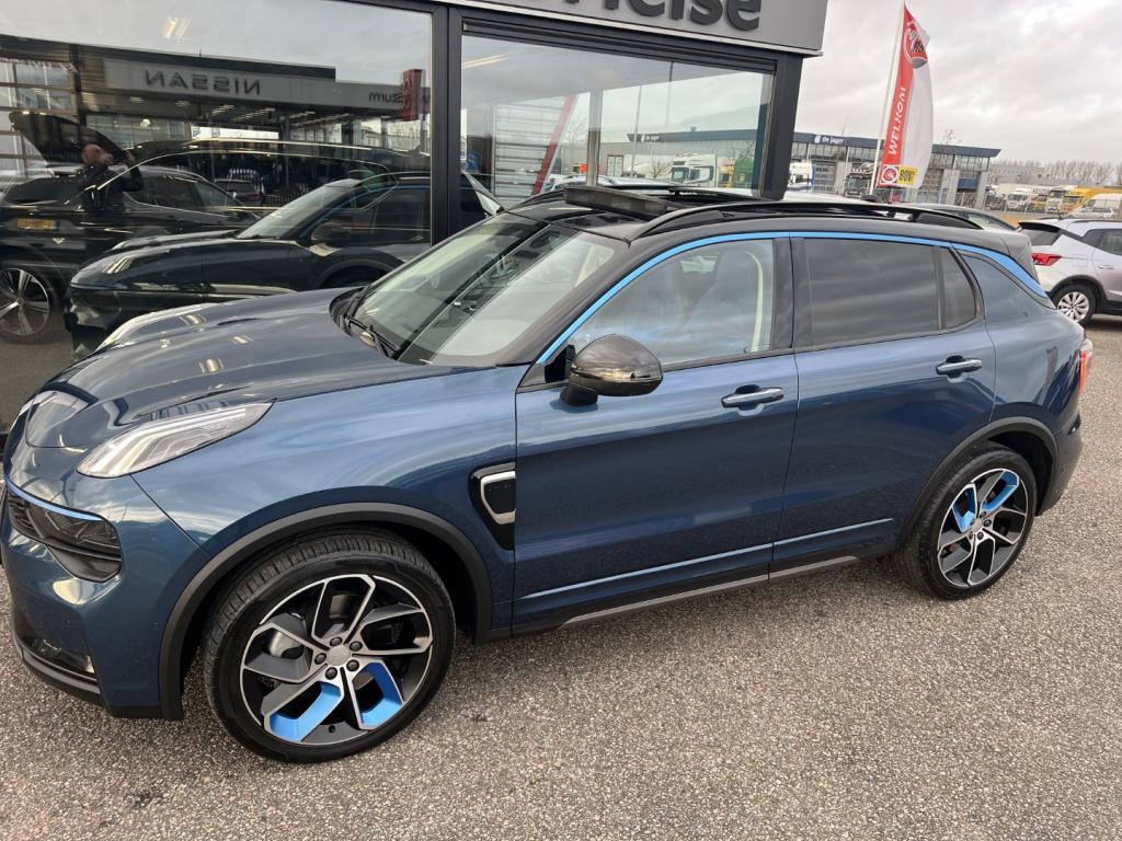 Lynk & Co 01 1.5 261pk phev plug inn hybrid , pano dak,360gr camera , car p