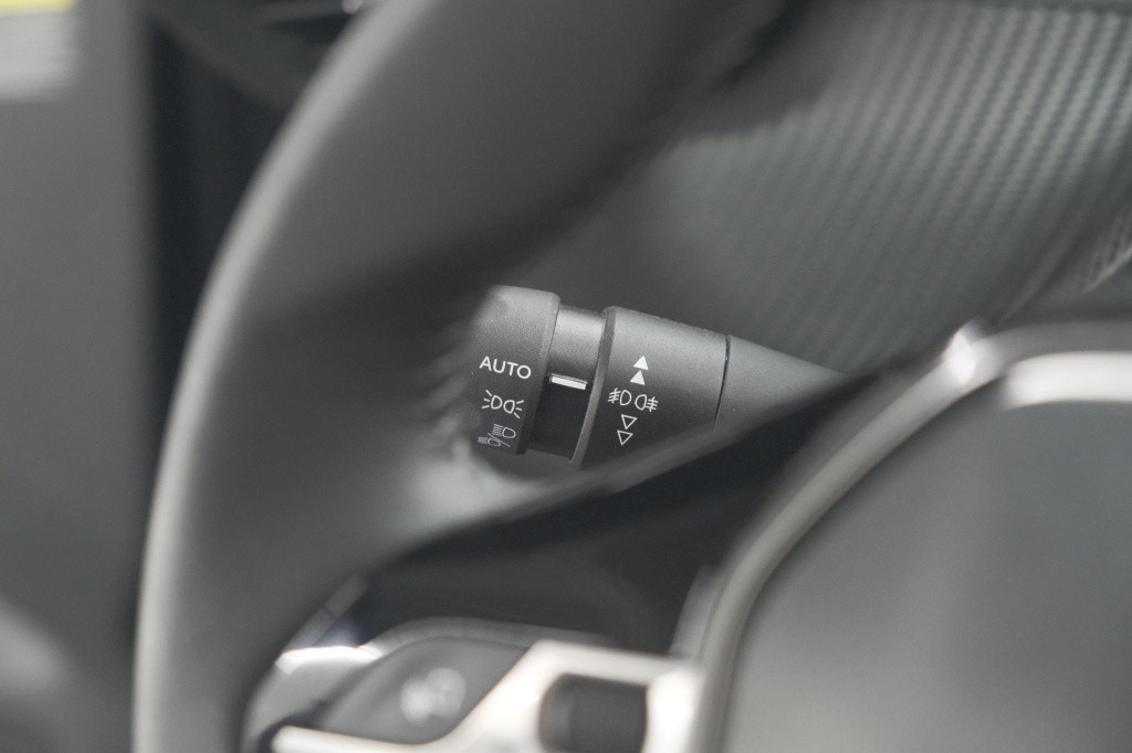 Peugeot E-2008 ev active pack 50 kwh | camera | navigatie | parkeersensoren