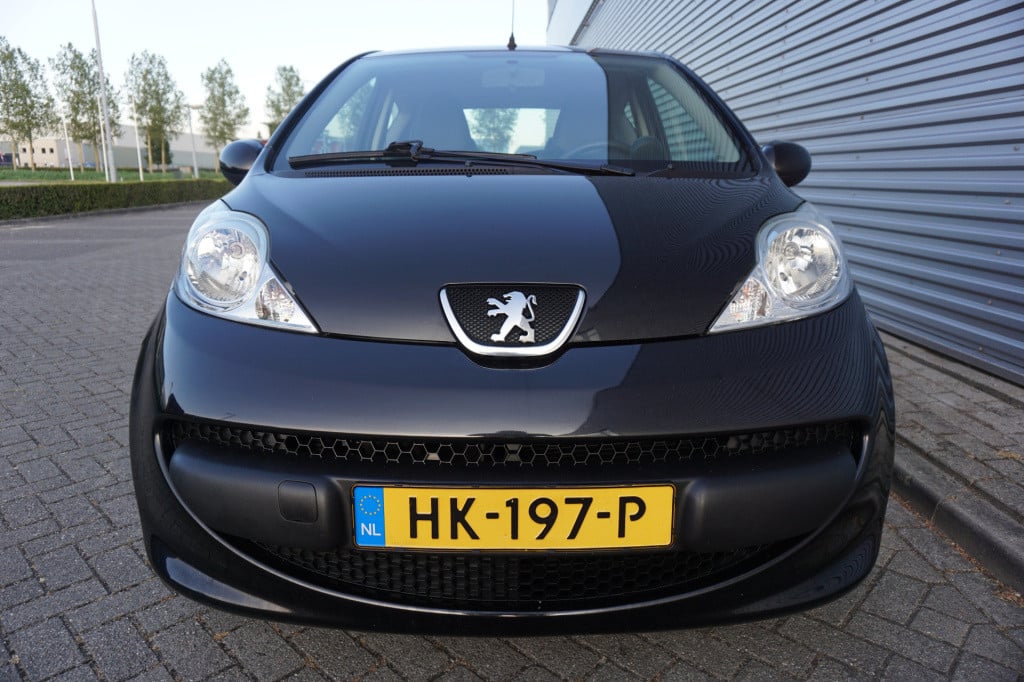 Peugeot 107 1.0-12v xr airco / elektr. ramen