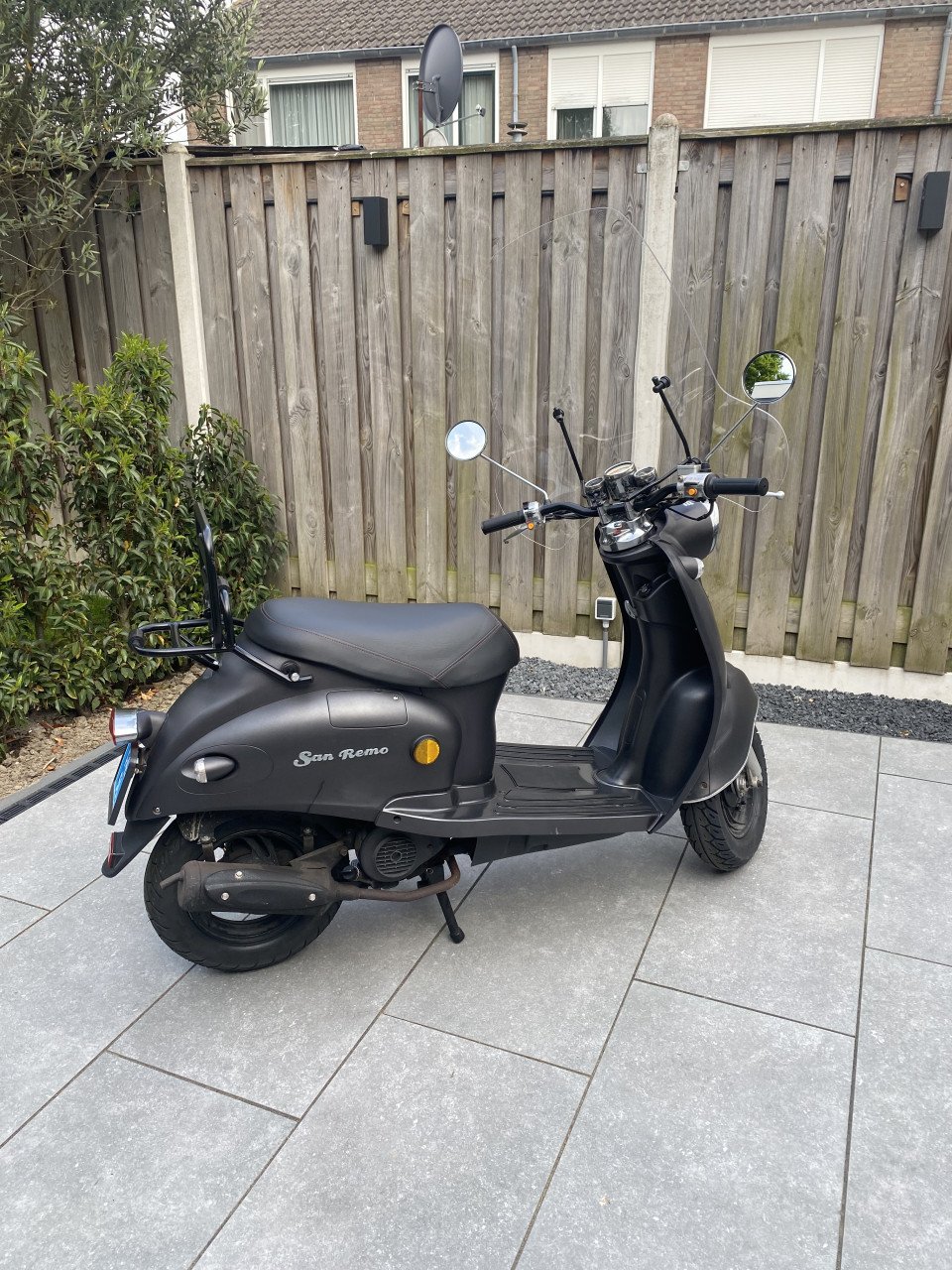 Te koop 'gebruikte scooter' Santini San Remo