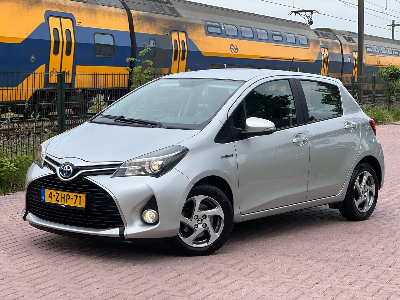 Toyota Yaris 1.5 Hybrid Lease|LED | NAVI | AUTOMAAT | GOED ONDERHOUD |