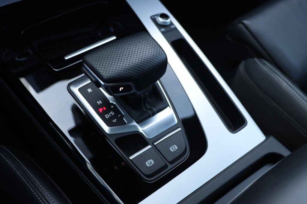 Audi Q5 50 tfsi e s edition 300pk s-tronic | rs stoelen