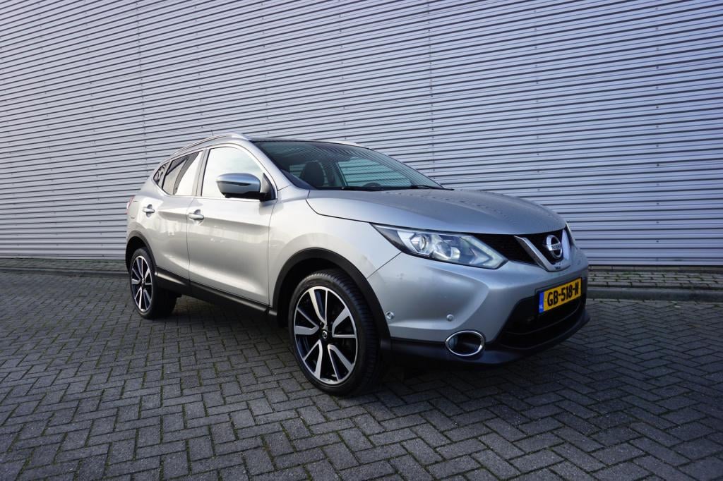 Nissan Qashqai 1.2 tekna - automaat / climate / navi / cruise / leder / cam