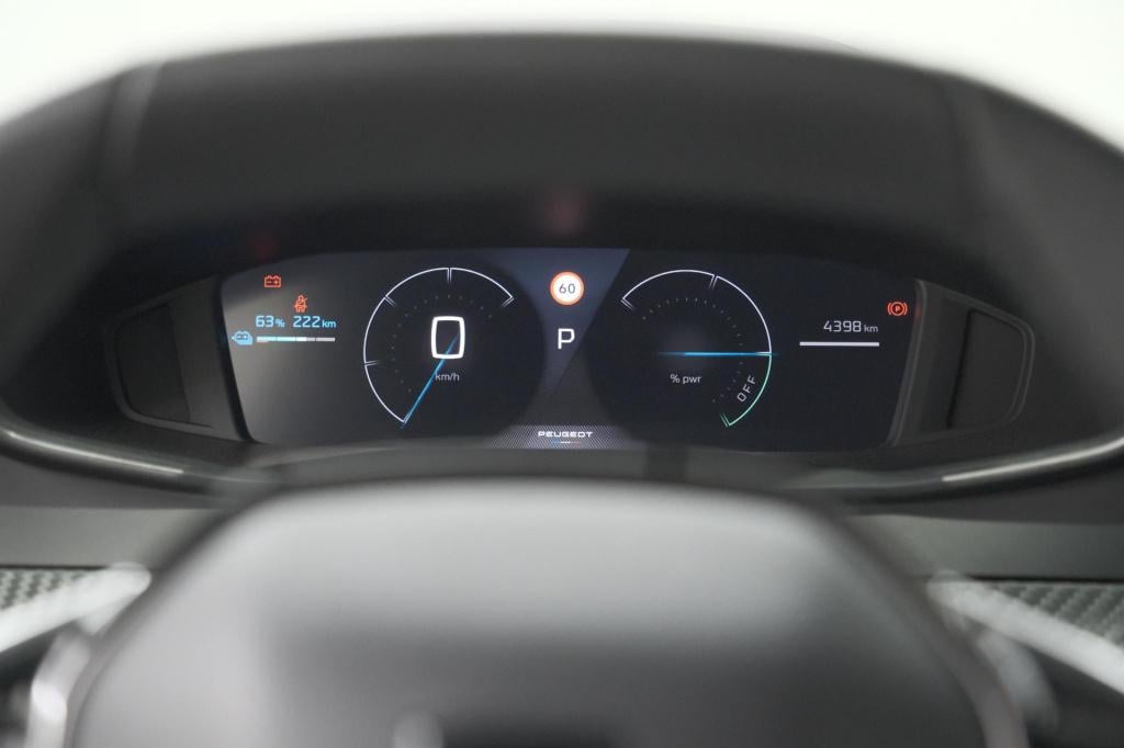 Peugeot E-2008 ev allure 54 kwh | soh 97,7% | 11 kw lader | apple carplay |
