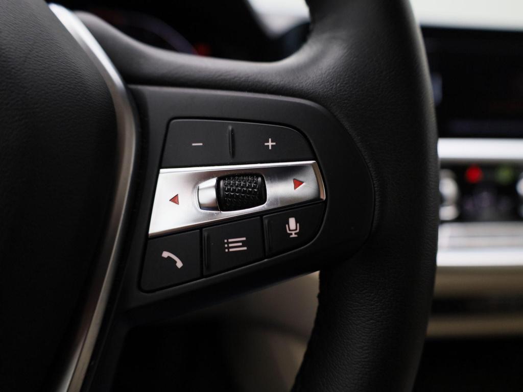 BMW 3-serie 318i business edition | virtual cockpit | navigatie | leder | c