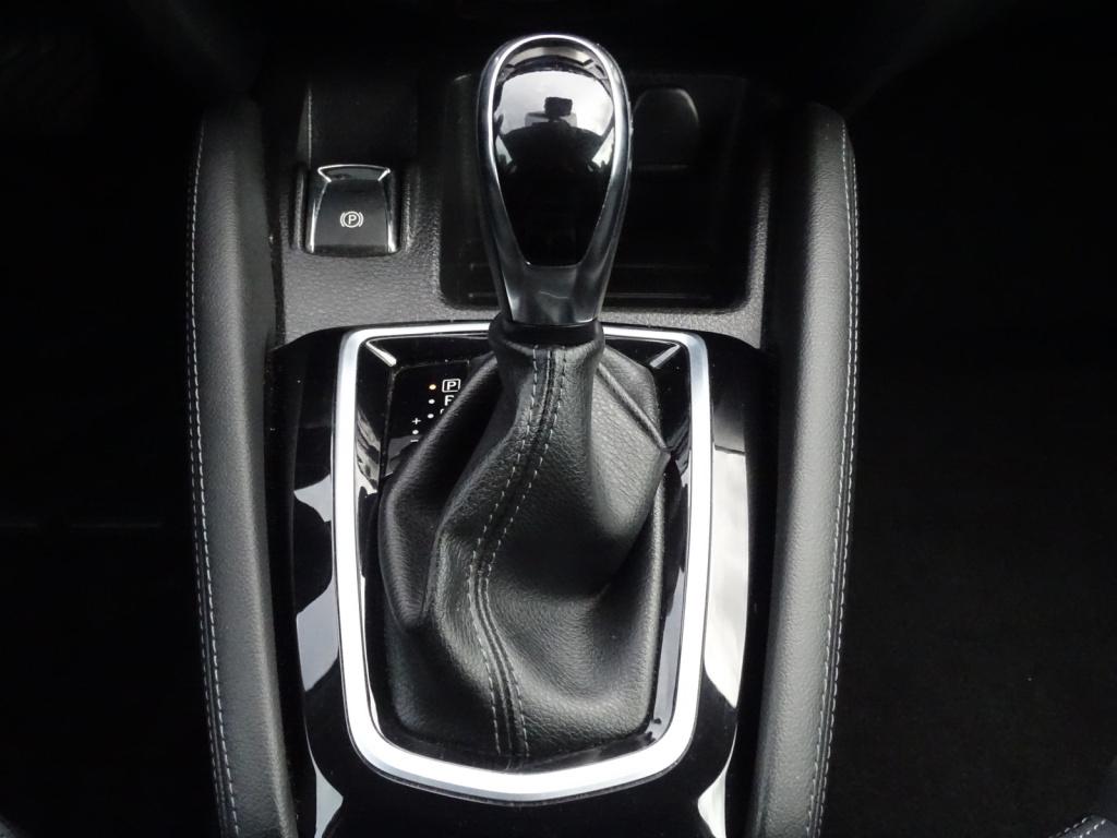 Nissan Qashqai 1.2 tekna automaat | pano | 360 camera | 18" | trekhaak