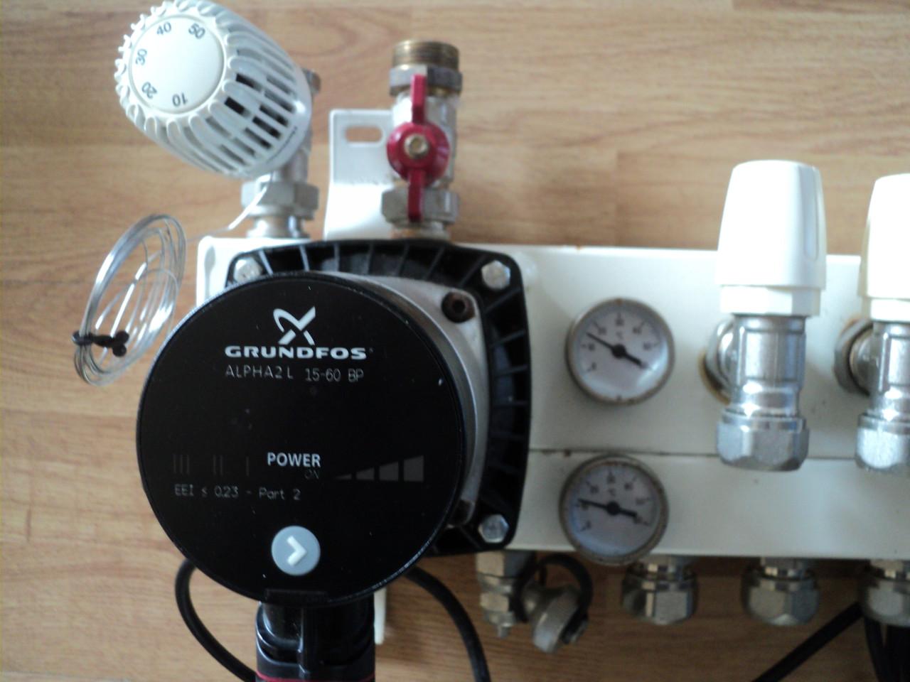 Vrijwel nieuwe 6 groep verdeler vloerverwarming Energie zuinig