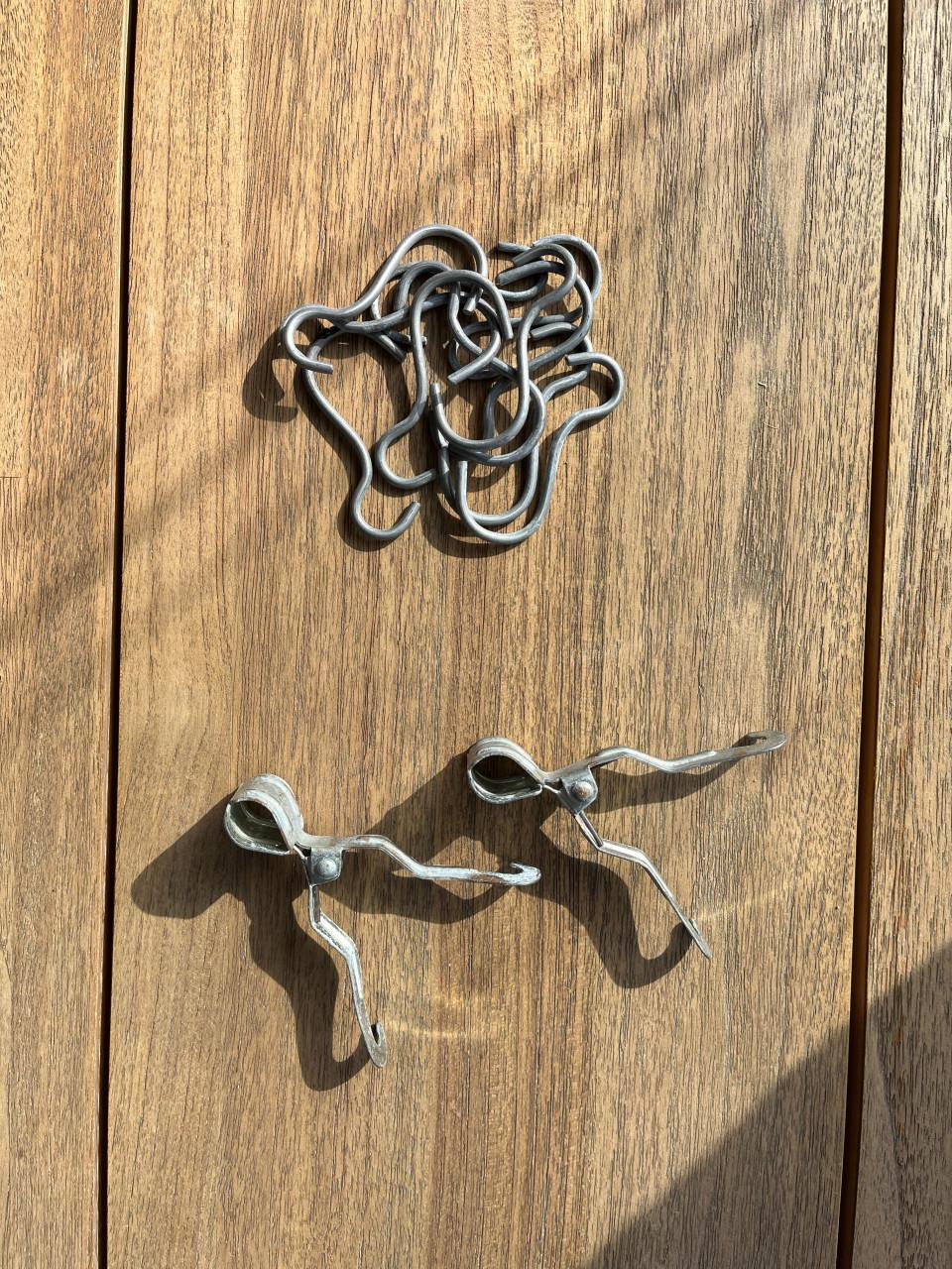 Diverse kleinmateriaal voor de kampeerder