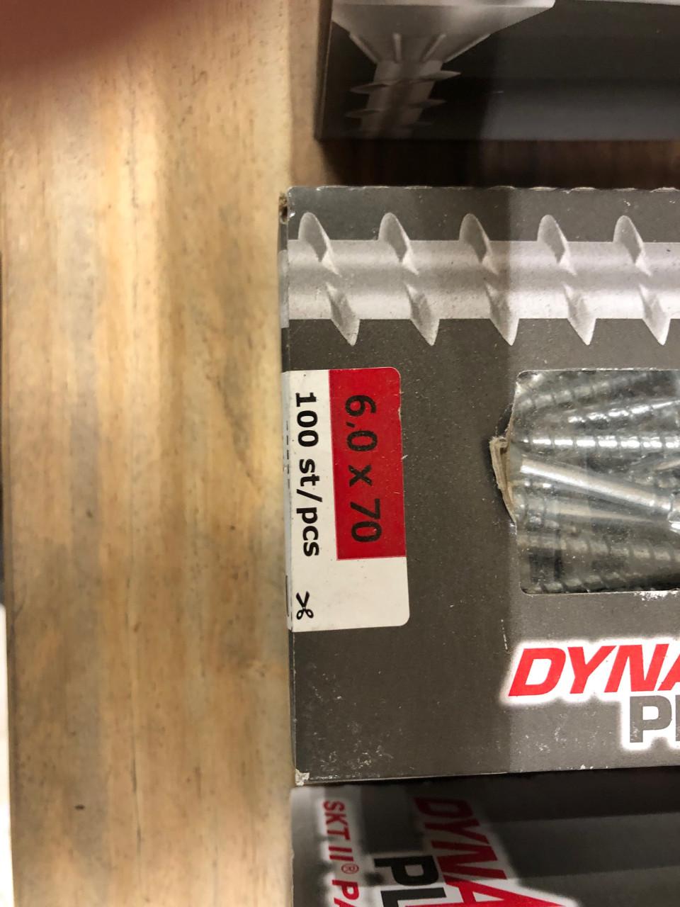 Grote dikke schroeven en draadnagels 5 euro per doos